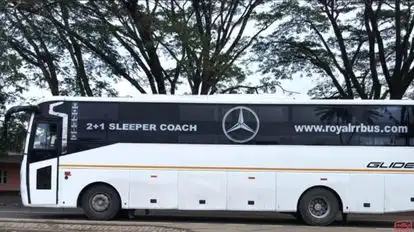 Royal Road Runners Bus-Front Image