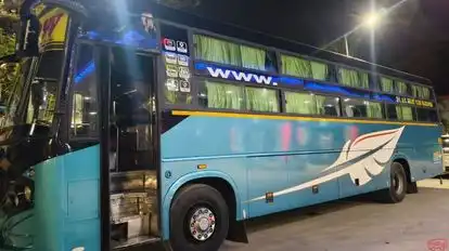 A1 Yellow Tours and Travels Bus-Side Image