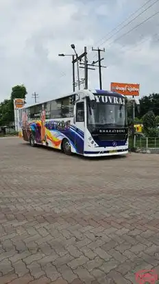 Yuvraj Travels Bus-Side Image