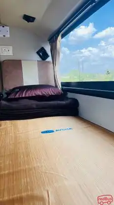 MERIDIEN COACHES Bus-Seats Image