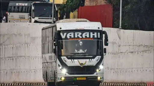VARAHI TRAVELS Bus-Front Image