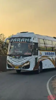 VARAHI TRAVELS Bus-Front Image