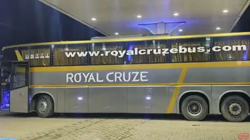Royal Cruze Tours and Travels Bus-Front Image