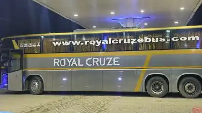 Royal Cruze Tours and Travels Bus-Front Image