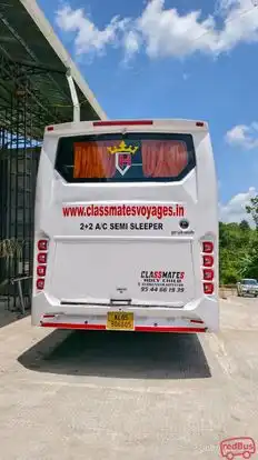 Classmates Voyages Bus-Side Image