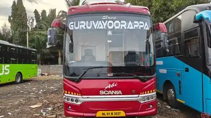 SREE GURUVAYOORAPPA TRAVEL LINES Bus-Front Image