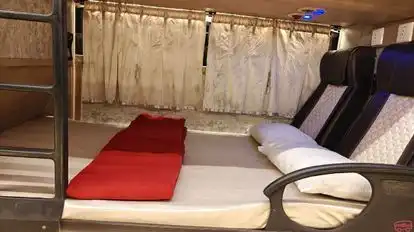 SREE GURUVAYOORAPPA TRAVEL LINES Bus-Seats Image