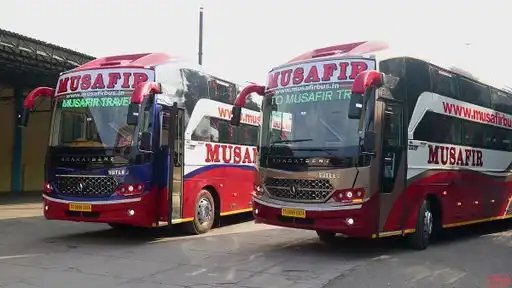 Musafir Travels Bus-Front Image