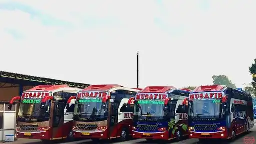 Musafir Travels Bus-Front Image
