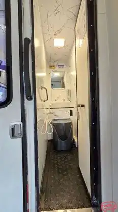 Dream Cruiser Bus-Amenities Image