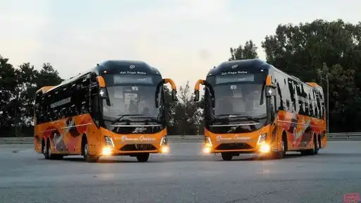 Dream Cruiser Bus-Front Image