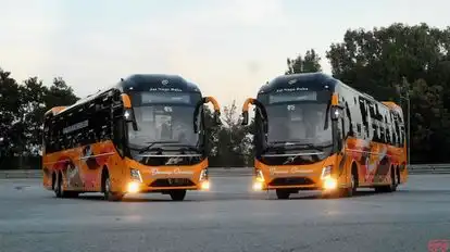 Dream Cruiser Bus-Front Image