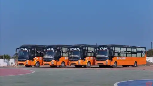 Biyani Travels  Bus-Front Image