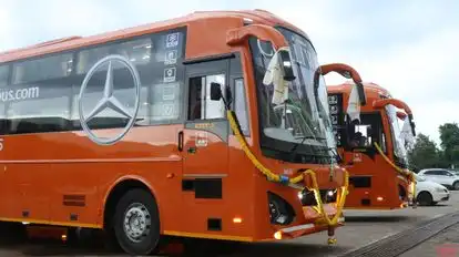 Colliwaye Travels Bus-Front Image