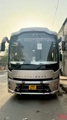SUPREME TRAVELS Bus-Front Image