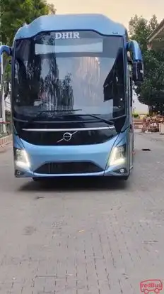 Globehopper Mobility  Bus-Front Image