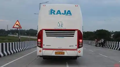 YUVAN RAJA TRAVELS Bus-Side Image