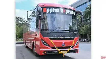 Apples Express Bus-Front Image