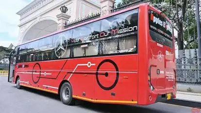 Apples Express Bus-Side Image