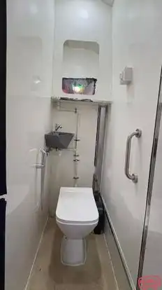 Aman Travels Bus-Amenities Image