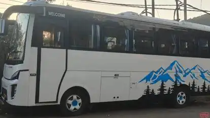 RR Holidays  Bus-Side Image