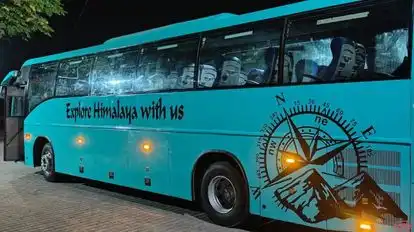 RR Holidays  Bus-Side Image
