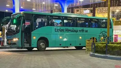 RR Holidays  Bus-Side Image