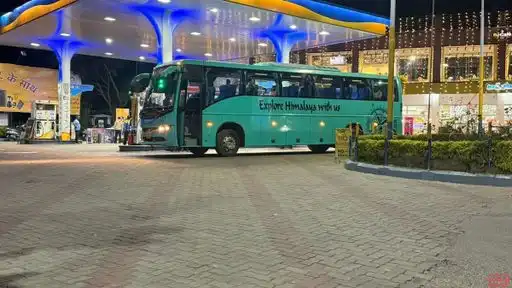 RR Holidays  Bus-Front Image