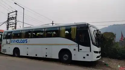 RR Holidays  Bus-Side Image