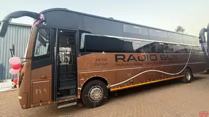 RADIO BUS Bus-Side Image