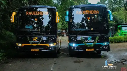 RAVEENDRA HOLIDAYS Bus-Front Image