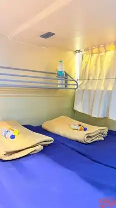 VEL YATHRA Bus-Seats Image