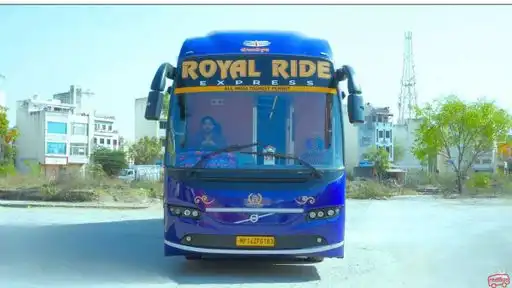 ROYAL RIDE EXPRESS Bus-Front Image
