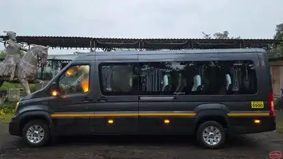 Singhavis Tours And Travels Bus-Side Image