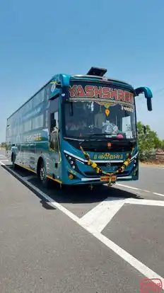 Yashshree Tours And Travels Bus-Front Image