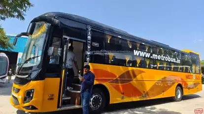 Metrobus Bus-Side Image