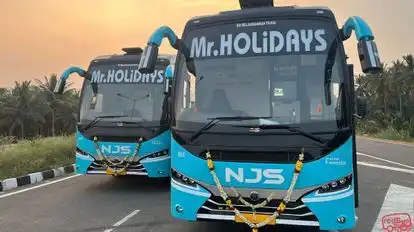 Mr.Holidays Bus-Front Image