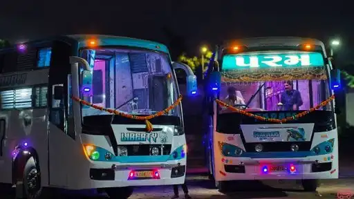 Param Travels Bus-Front Image