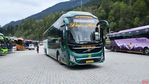 Leobus india Bus-Front Image