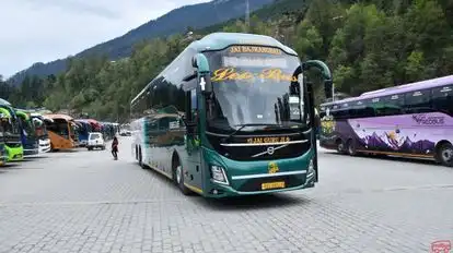 Leobus india Bus-Front Image
