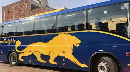 Leobus india Bus-Side Image