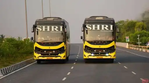 SHRI ROADLINES Bus-Front Image