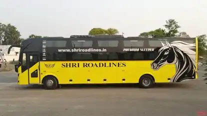 SHRI ROADLINES Bus-Side Image