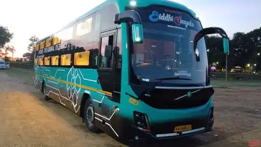 SIDDHI VINAYAKA TOURS & TRAVELS Bus-Front Image