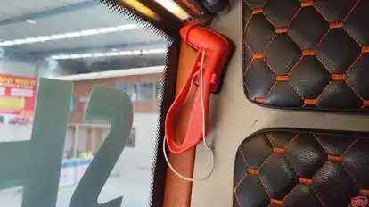 Rajan Maruti Travels Bus-Amenities Image
