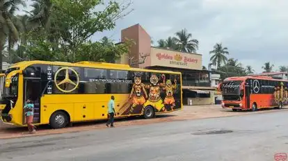 Mekkara Riders Bus-Side Image
