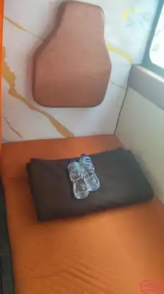 Manish Road Line Bus-Amenities Image