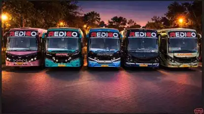 REDIGO BUS Bus-Front Image