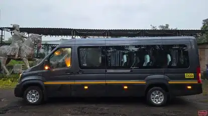 Singhavis Tours And Travels Bus-Side Image