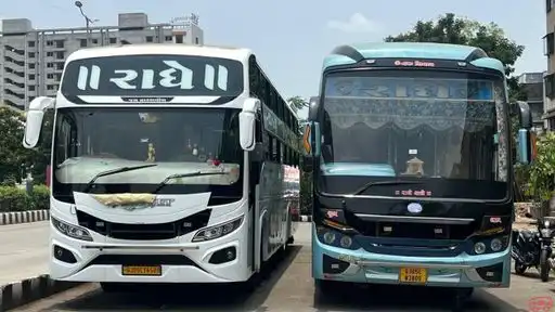RADHE TRAVELS Bus-Front Image